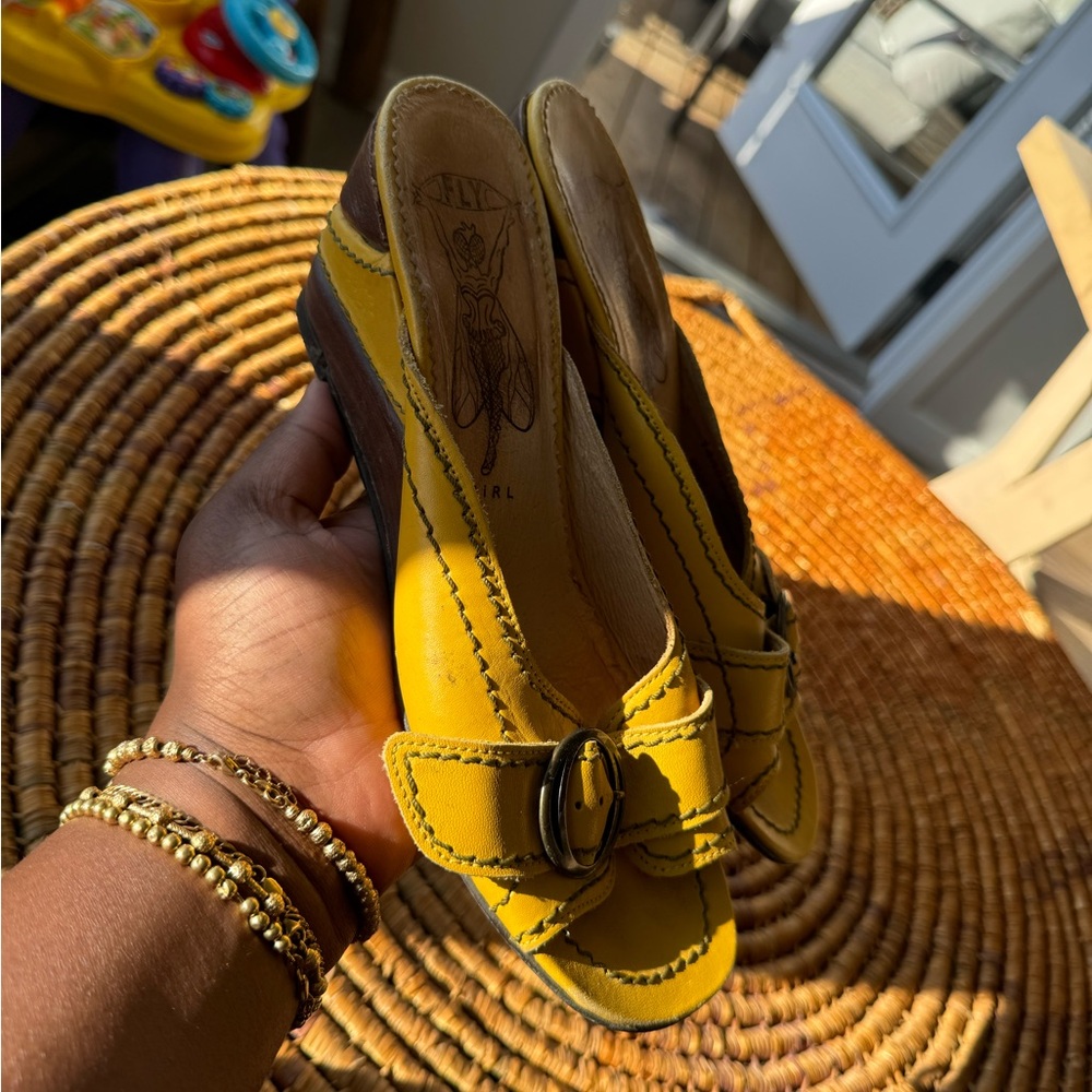 Fly London mustard yellow made in Portugal size 8 slip on….. - Picture 4 of 6